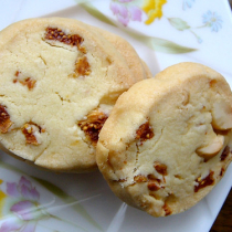 Fig, Ginger and Macadamia Cookies