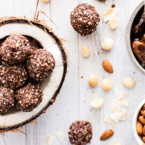 Cacao Chia Bliss Balls - Healthy Homemade Snacks!