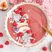 Raspberry and Cacao Smoothie Bowl